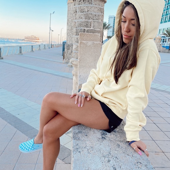 Meet your Posher, Kaelin - Picture 3 of 4